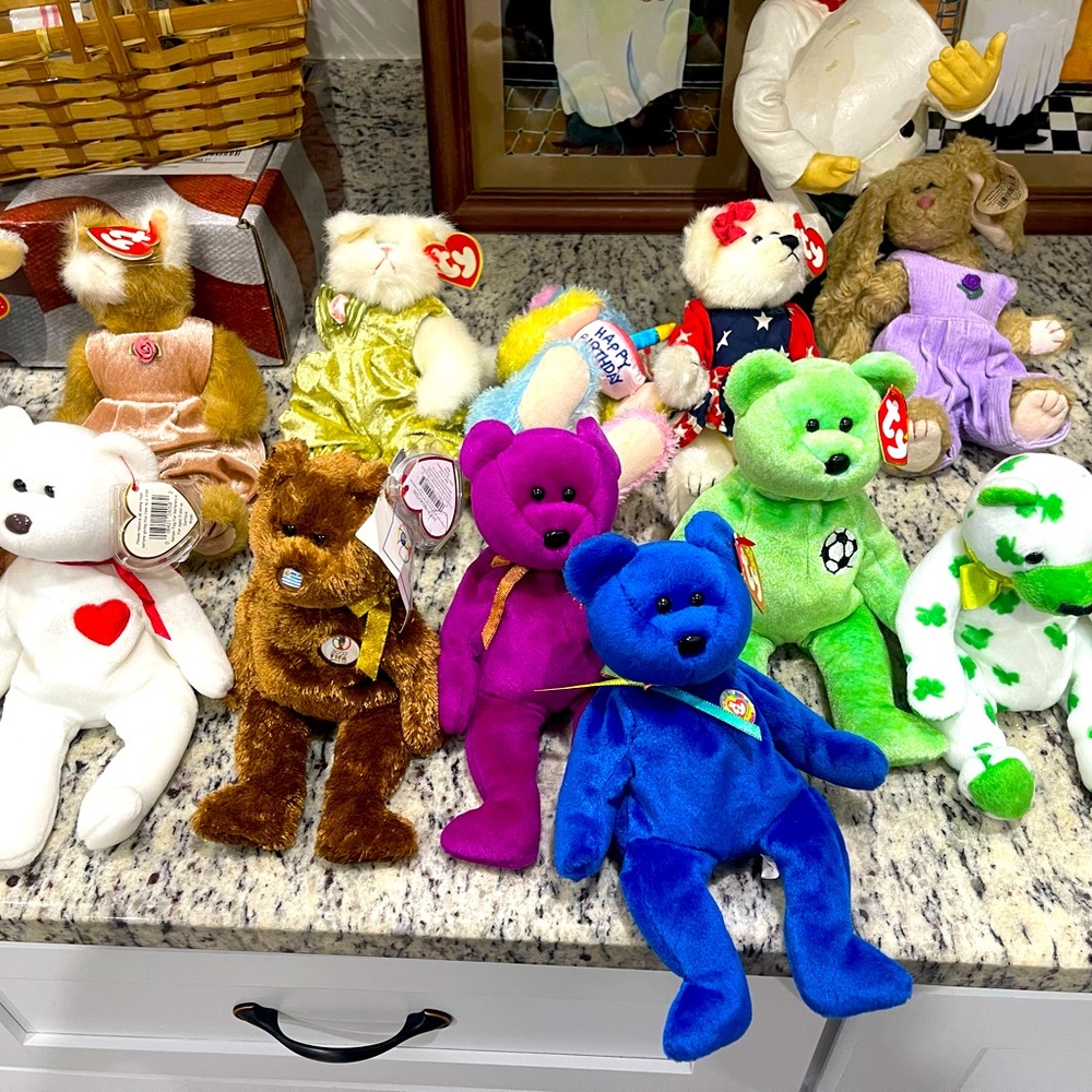 31 Collectibles original beanie babies TY in all 31 Babies.